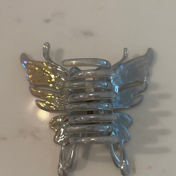LARGE IRIDESCENT BUTTERFLY HAIRCLIP - Picture 3 of 3